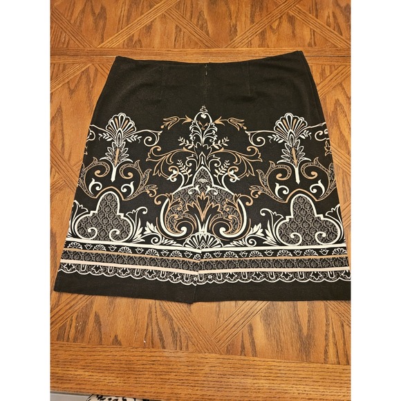 J. McLAUGHLIN Bainbridge Ponte Knit Straight Skirt Black Scroll Medallion ~ 10 - Picture 1 of 5